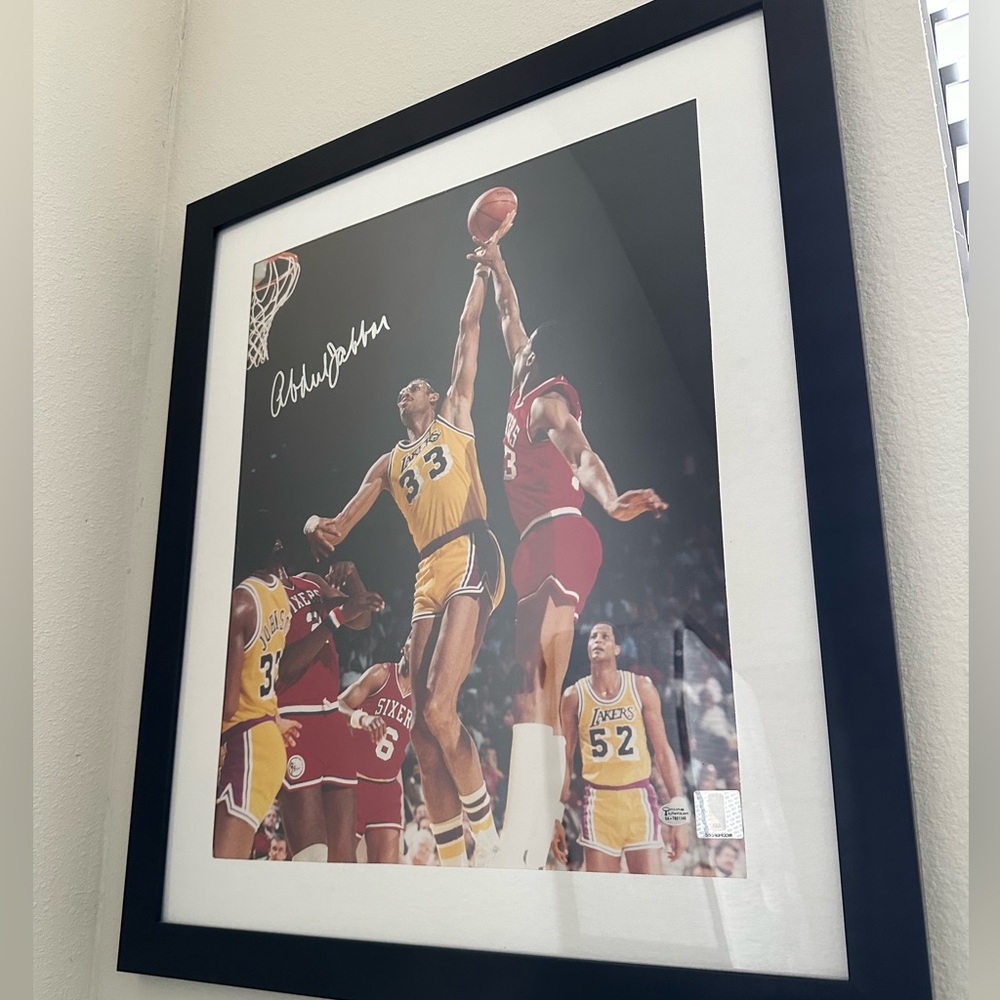 16 x 20 Kareem Abdul-Jabbar Signed picture framed